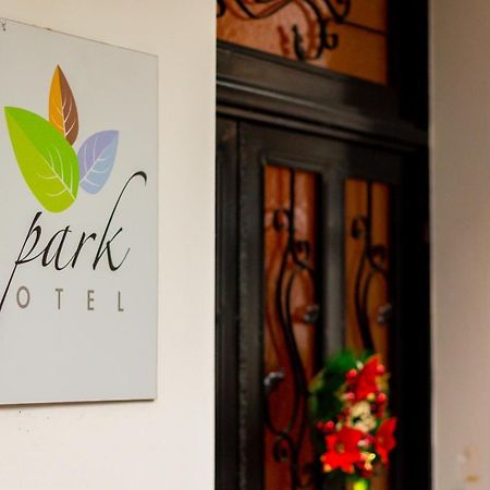 V Park Hotel Tbilisi Exteriör bild