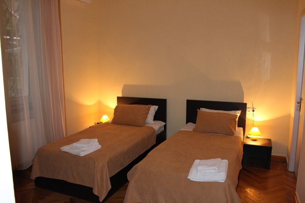 V Park Hotel Tbilisi Exteriör bild