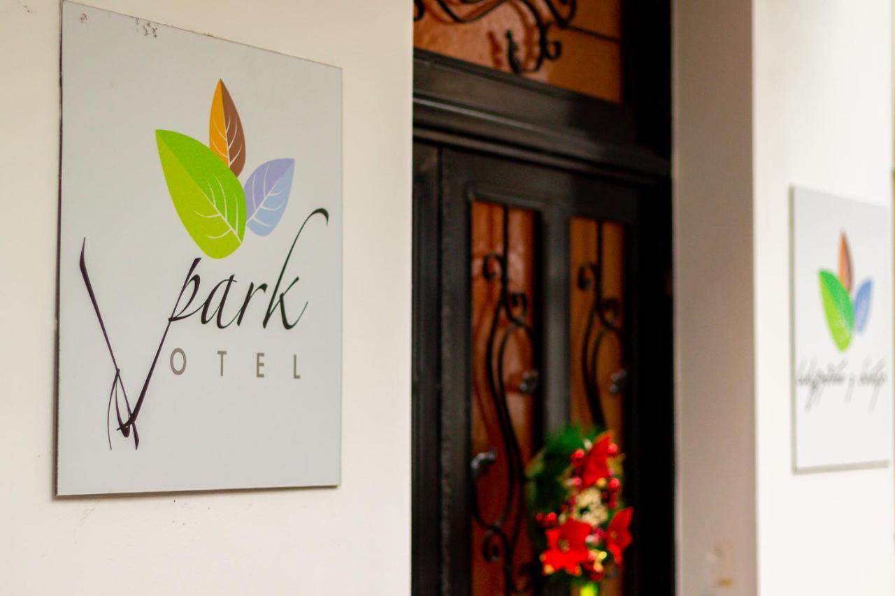 V Park Hotel Tbilisi Exteriör bild