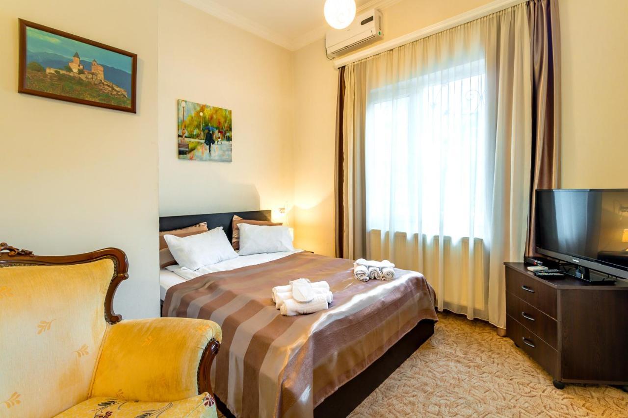 V Park Hotel Tbilisi Exteriör bild