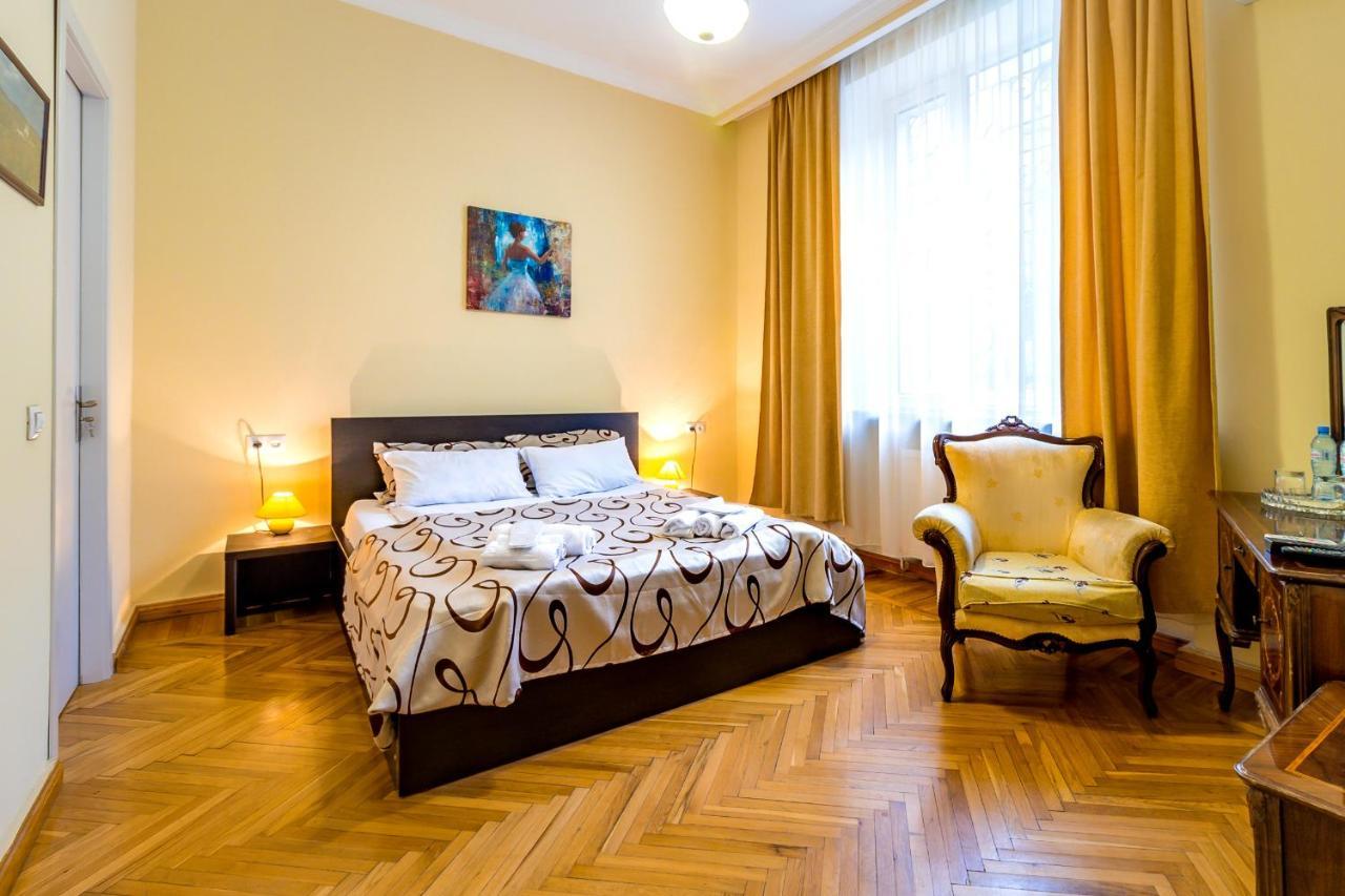V Park Hotel Tbilisi Exteriör bild