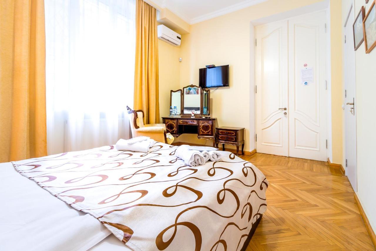 V Park Hotel Tbilisi Exteriör bild