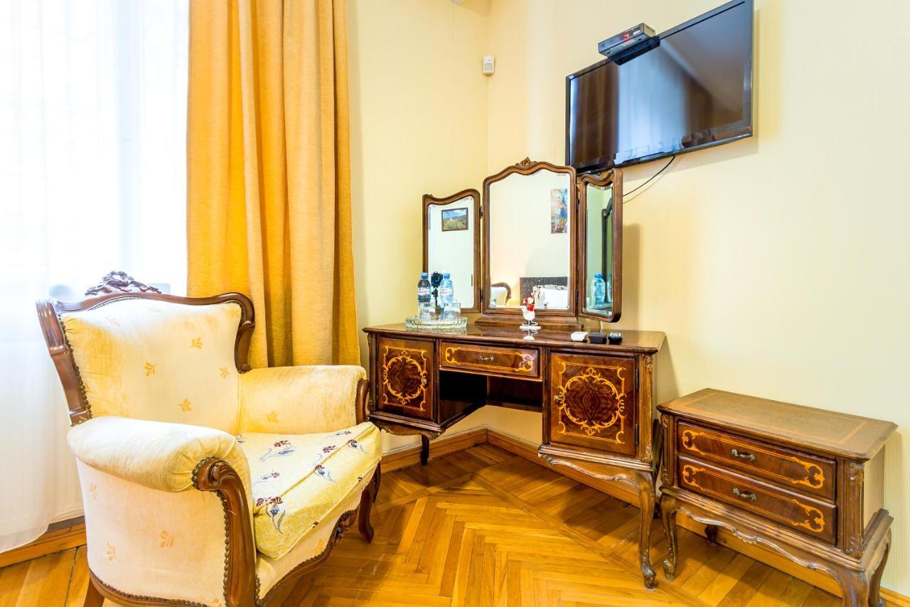 V Park Hotel Tbilisi Exteriör bild
